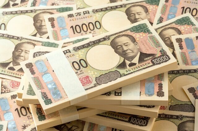 【最新】2026年6月募集の「個人向け国債の金利」は何％？日銀が1.0％へ利上げ報道！「変動10年」適用利率の推移【一覧】で確認