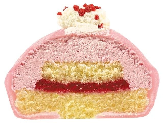 もちもちとした求肥(ぎゅうひ)で包まれたドーム状のケーキ