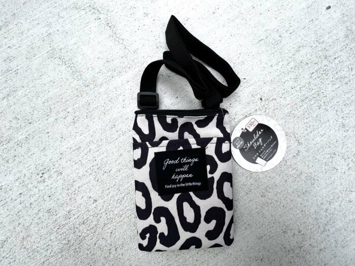 「ショルダーバッグアニマル柄」330円（税込）