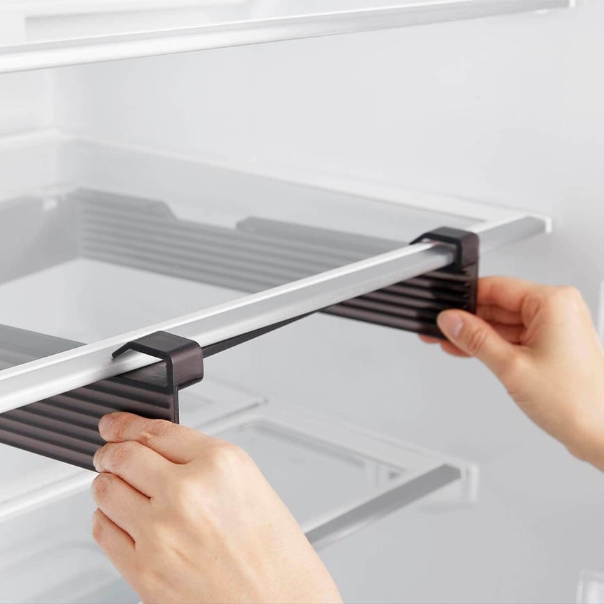 出所：山崎実業公式　冷蔵庫中棚下高さ調節卵ラック タワー