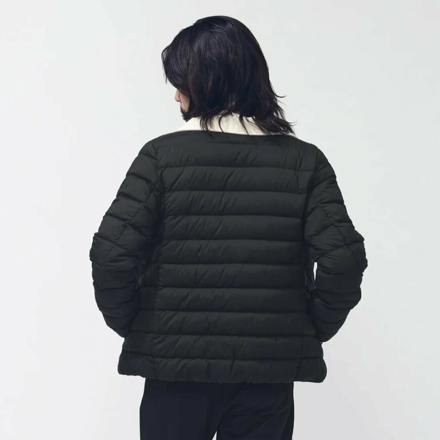 出所：アルペングループ公式オンラインストア　ライトダウンノーカラージャケット