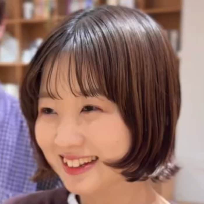「似合う人が限られるショート」に挑戦！暗めの髪色で落ち着きと上品さをプラスし、毛先の動きが復活したやわらかなミニボブを作るカット術がすごい