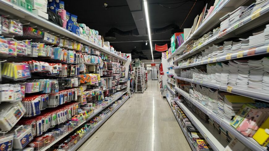 「こんなにたくさんの夫、何に使う？」店頭で見つけた「夫」シール　想像もしなかった正体に反響