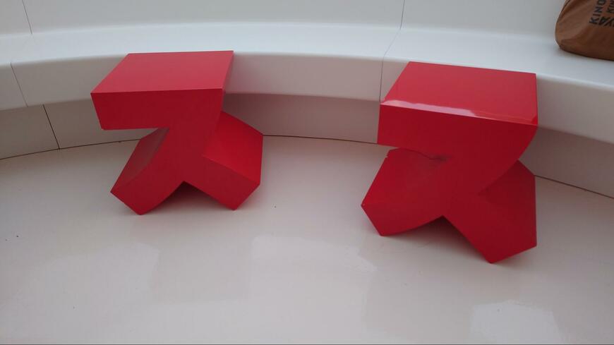 スイス館で発見した椅子