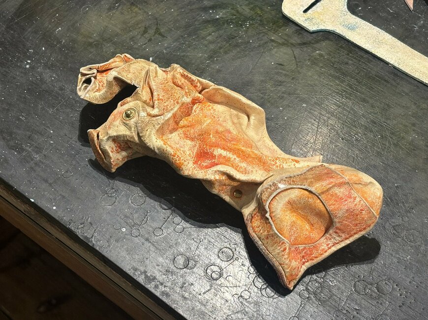 洗濯により干からびた革財布