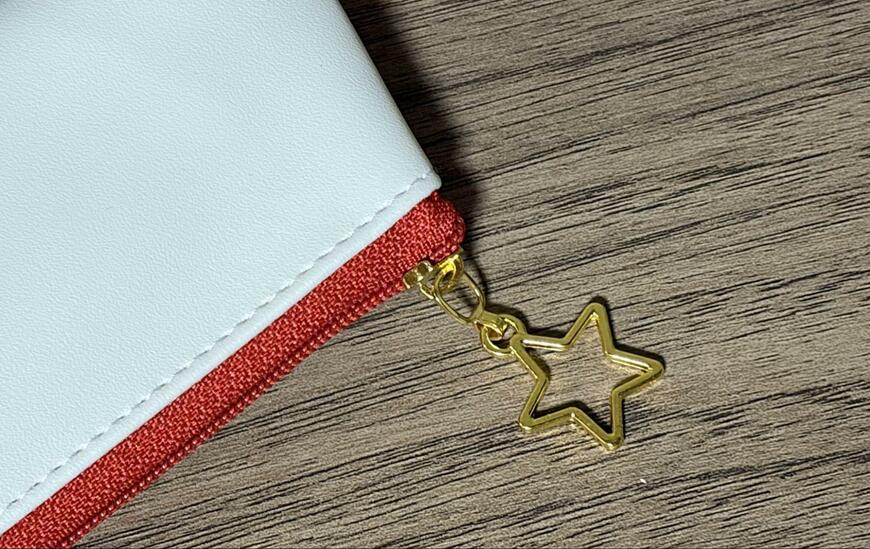 ダイソー、合皮スリムペンケース　キティ商品画像