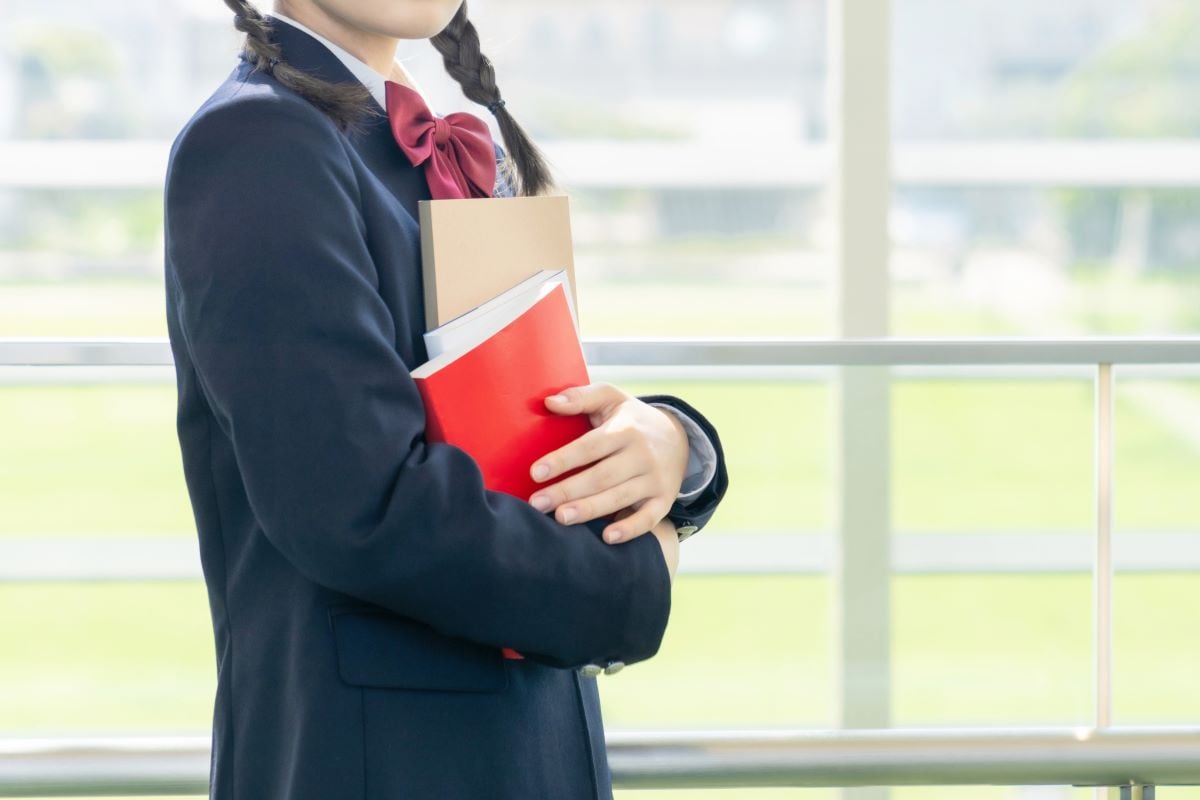 受験の思い出！あの「赤本」が豆本になった！旧帝大がラインアップ〈1