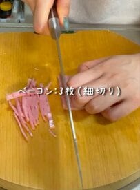 【290円で作る彼氏弁当】じゅわっと広がるバター醤油の香りが食欲をそそる…！「パスタ弁当」が話題です