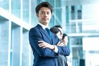 男性「平均年収」は569万円｜あなたの年収は平均以上？【平均年収一覧表】20歳代〜50歳代の平均はいくら？一挙公開