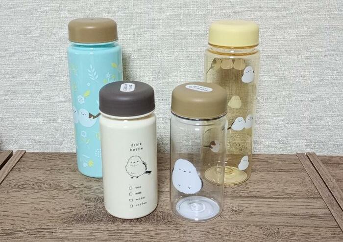 筆者撮影（セリア、ウォーターボトル 500ml シマエナガ・ウォーターボトル 300ml シマエナガ）