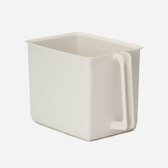 「高い場所のモノが取りにくい」問題を解決してくれるストッカー