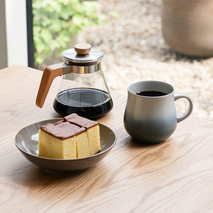 (画像手前)カステラを乗せたLand リサイクルボウル