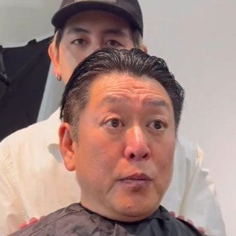 長崎から福岡まで2時間半かけて来店する男性がカットとパーマでイメチェン！よりかっこいいイケオジに大変身！