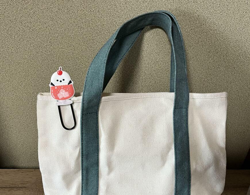 筆者撮影（キャンドゥ、ビッグクリップ2P　ソーダの中にシマエナガ）