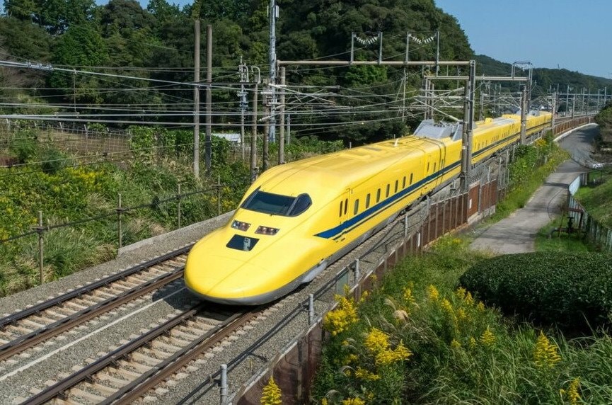 【JR東海】「なんと本物の部材入り!」ドクターイエローお守りが再び登場、「学業成就」バージョン6種がお目見え!