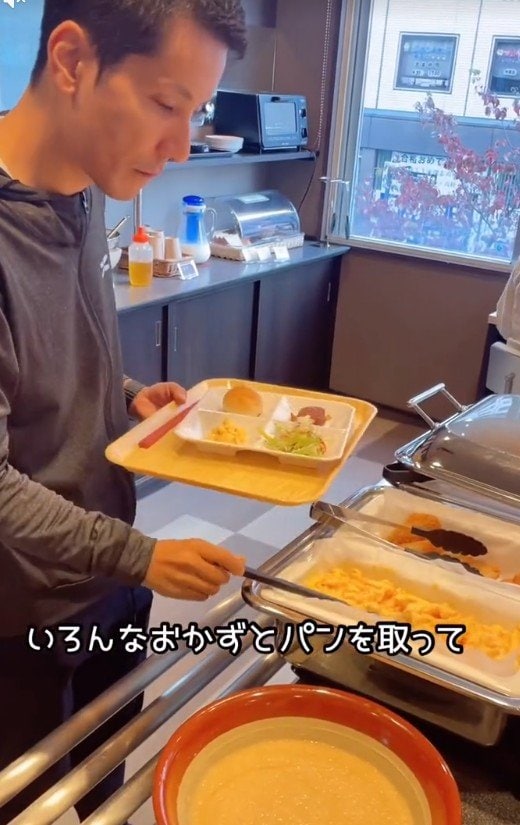 出所：@superhotel_official「ホテルの朝食おすすめアレンジ」