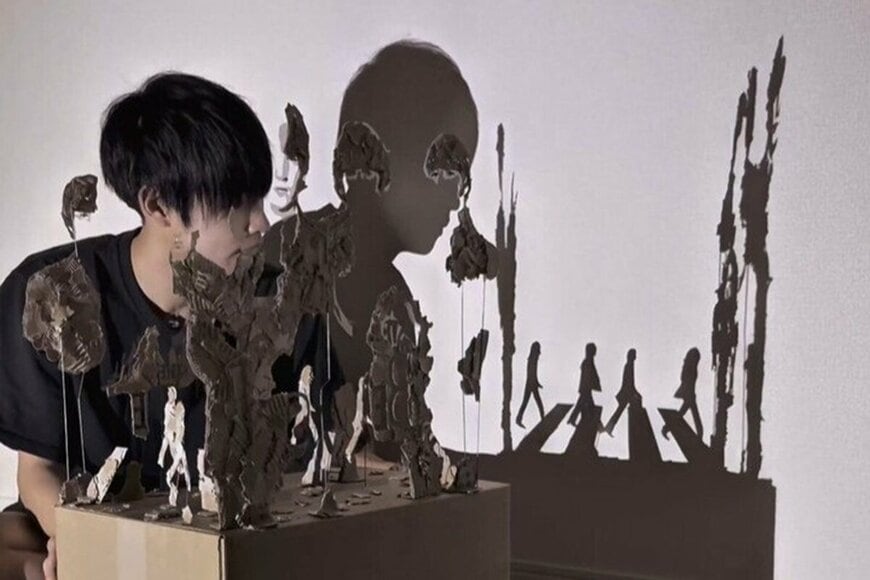ダンボールで作られた「ビートルズ」に思わず目を疑う　クオリティが高すぎる影アートに「脳が追い付かない」