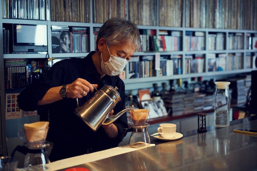 林さんは元デザイナー。50歳を過ぎてから、このお店を開いた。