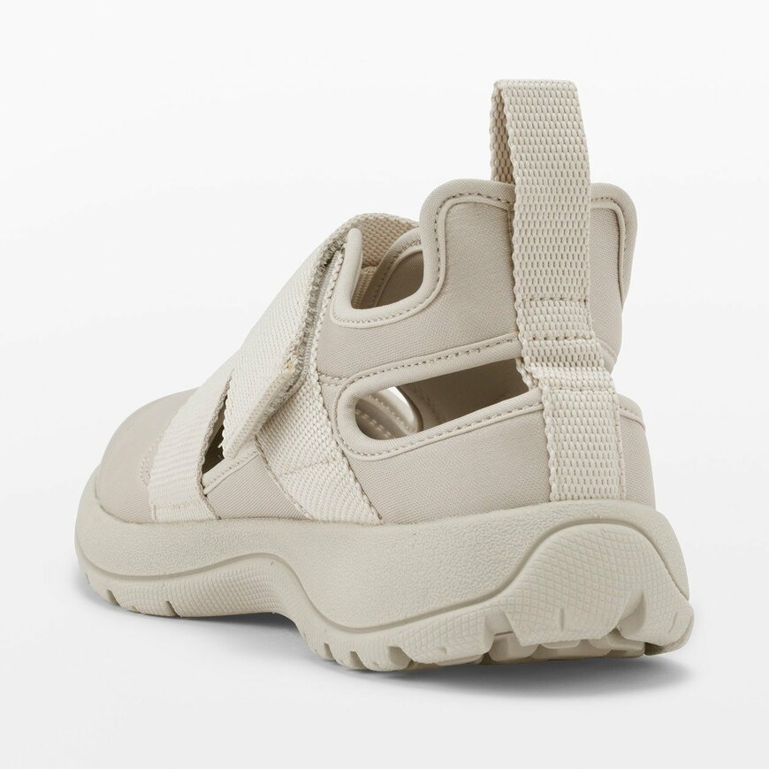 出所：無印良品ネットストア　スニーカーサンダル