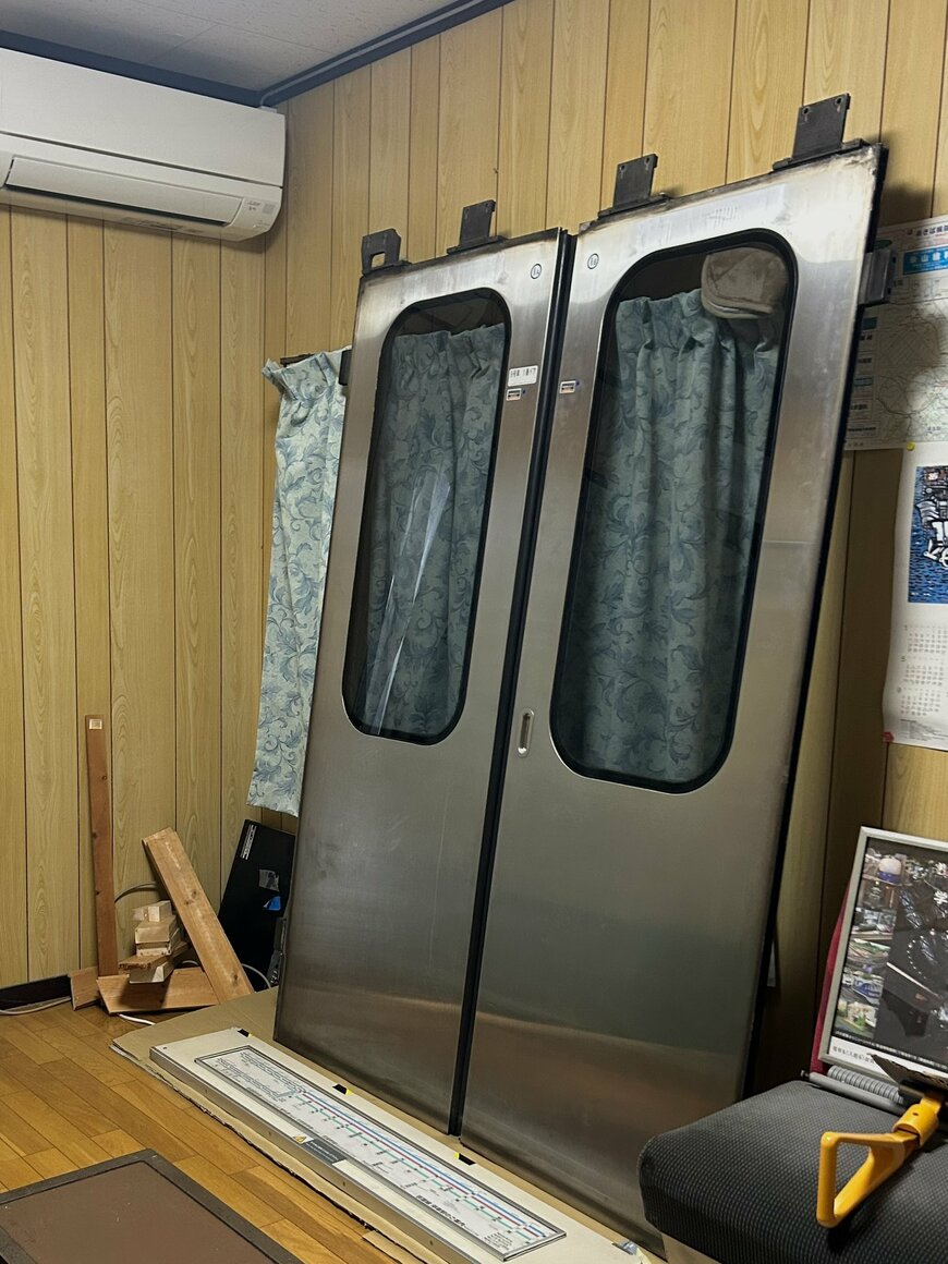 電車のドア