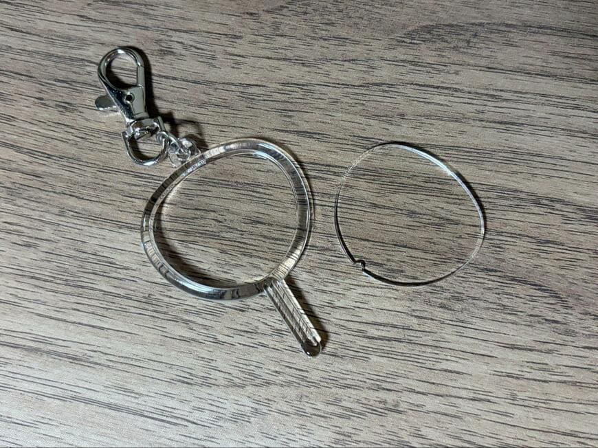 ダイソー、うちわ型フォトキーホルダー商品画像
