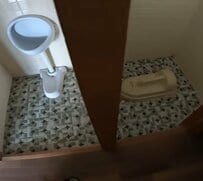 【築46年空き家DIY】昭和感溢れる男女別トイレの壁を撤去→開放感あふれる空間に大変身