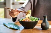 65歳以上の無職夫婦世帯「1ヵ月の生活費はいくら？」電気・ガス料金補助は8～10月再開が決定