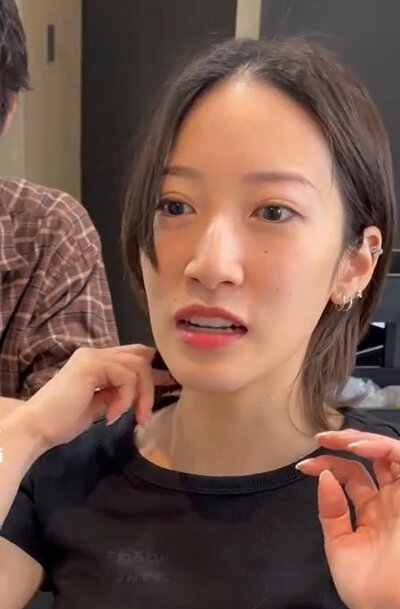 旦那さんに襟足を刈り上げてもらったのだそう