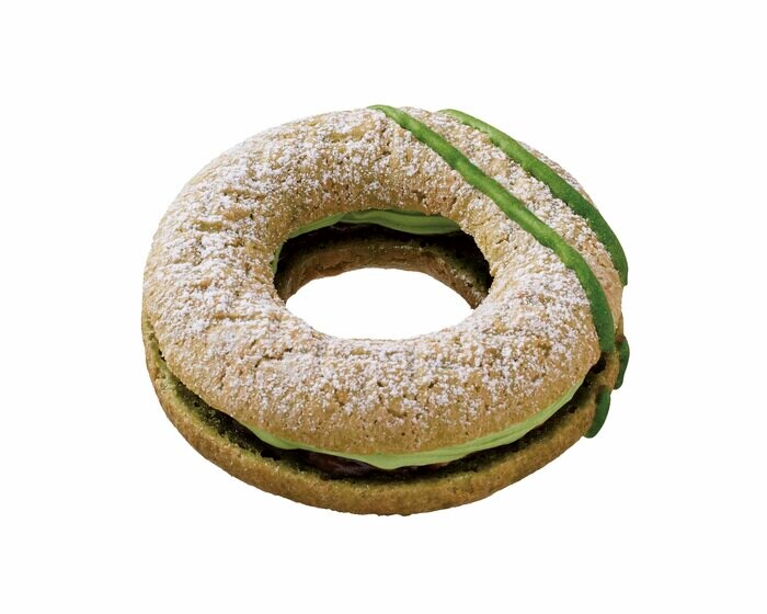 食感のアクセントとしてマロングラッセをトッピングした、抹茶素材との相性が楽しめる一品