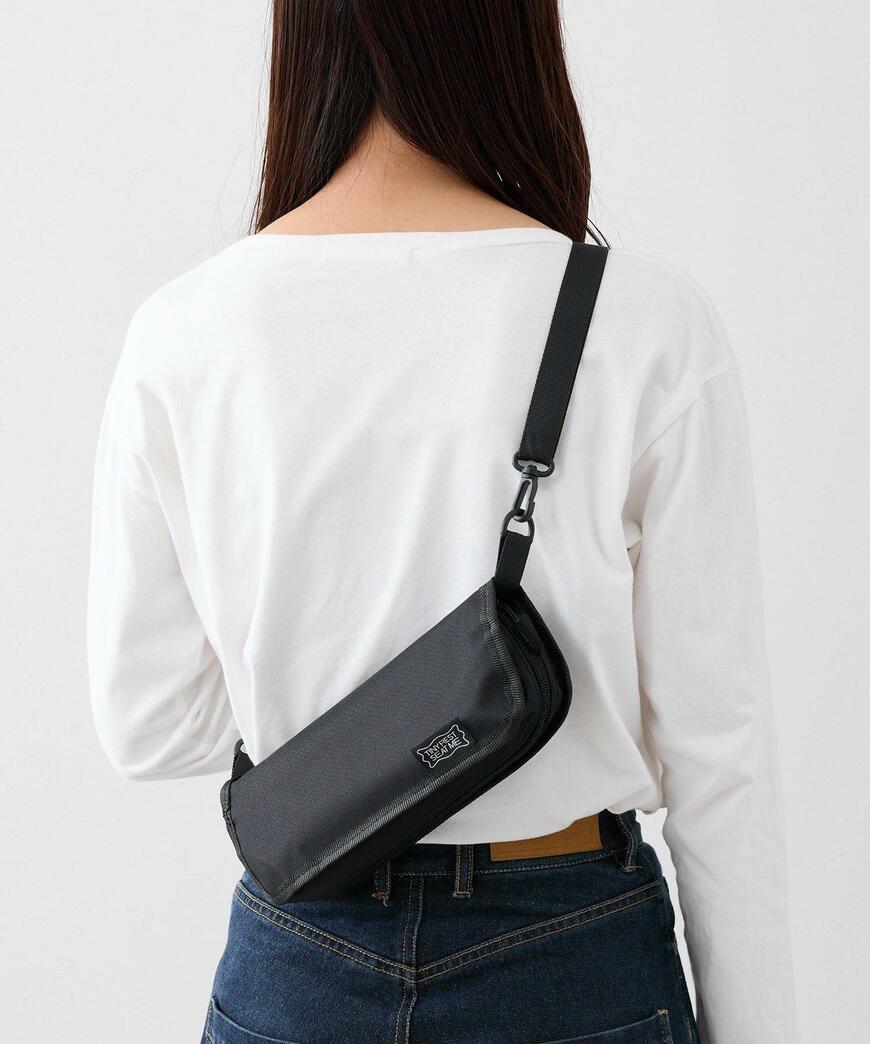 出所：パルグループ公式ファッション通販サイト 3COINS 折りたたみチェア