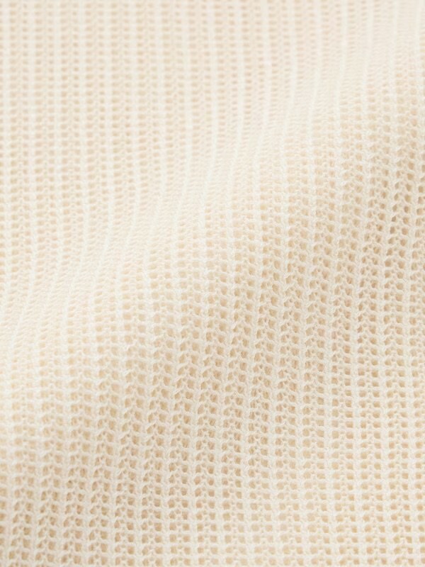 出所：GU公式　メッシュニットオーバーサイズプルオーバー(5分袖)Q