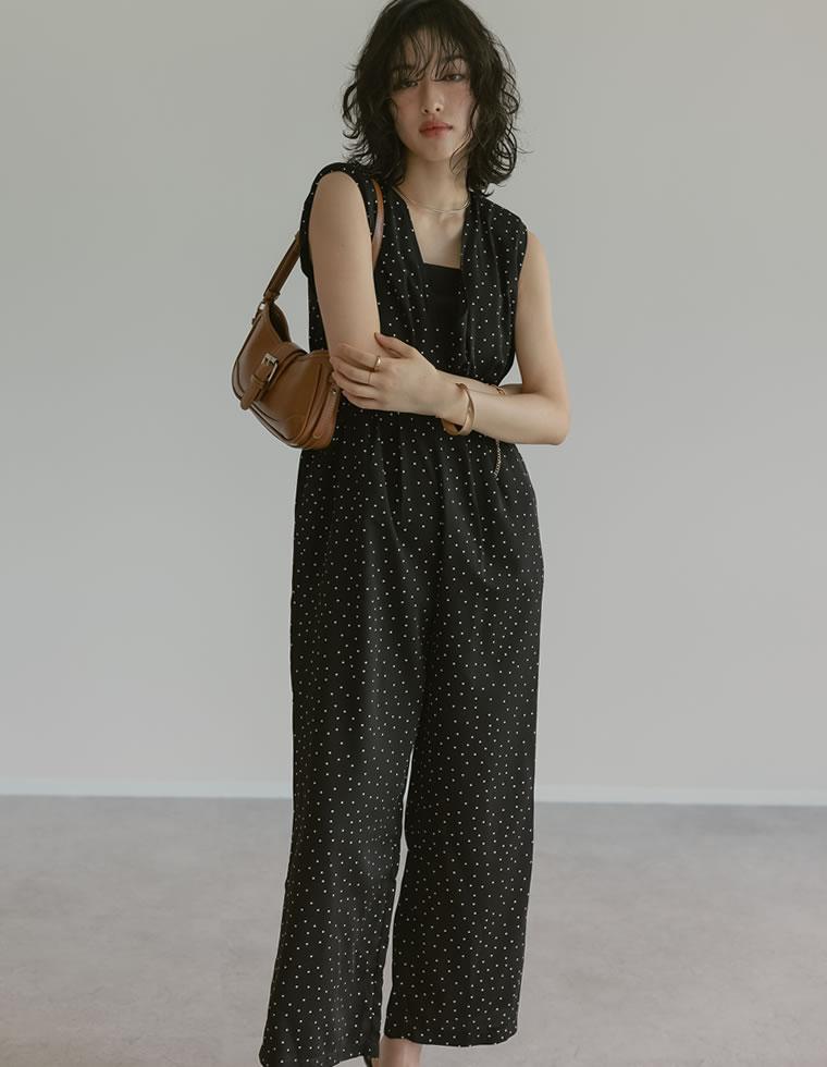 出所：リエディ公式　ドットor無地カシュクール肩パットVネックオールインワン