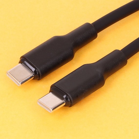 出所：ニトリ公式通販ニトリネット　磁石でまとまるケーブル