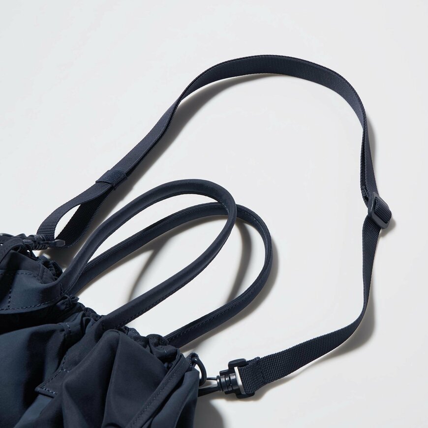 ユニクロ公式　ドローストリングバッグ