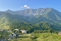 【実は同じ山】鳥取県にある角度によって見え方が「全く違う山」に目を疑う　「どうなってるんだ」