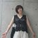 【60歳還暦マダム】フェリシモの“ノースリーブベスト×ハーフパンツ”が軽やか！　上品で大人可愛い「モノトーンコーデ」が素敵