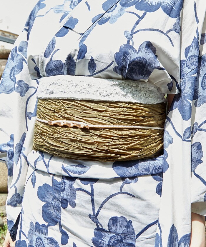 簡単な結び方でもお洒落な印象を