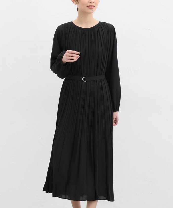 プリーツ使いワンピース