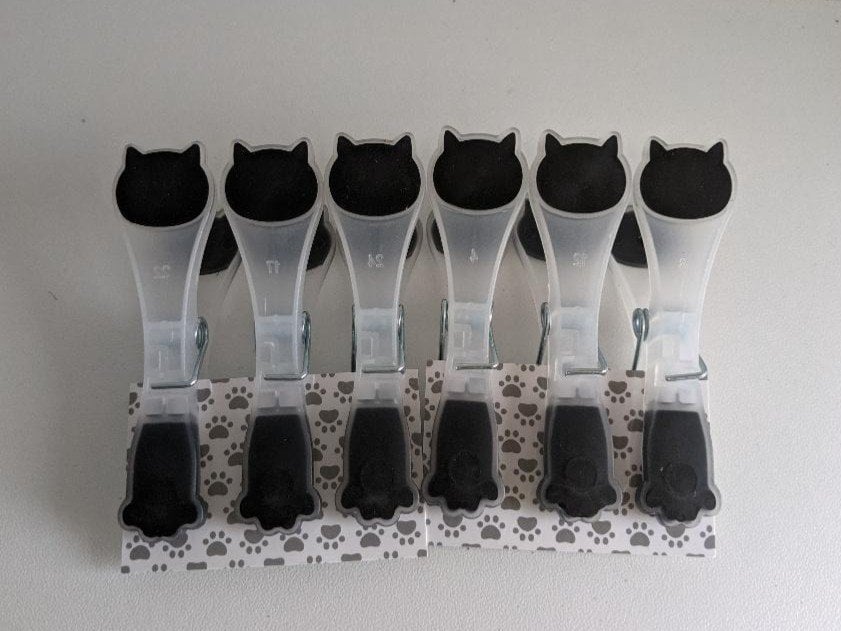 筆者撮影（セリア　ラバー付ピンチ キャット 6P）