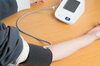 セルフ血圧計に残されていた「測定結果」を見てみたら…誰もが心配になる数値に「救急車呼ばないと」SNSが騒然