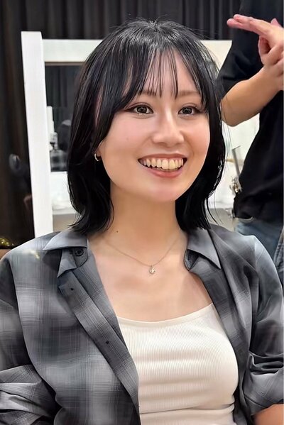 ロングヘアをばっさりカットしてボブヘアに変身