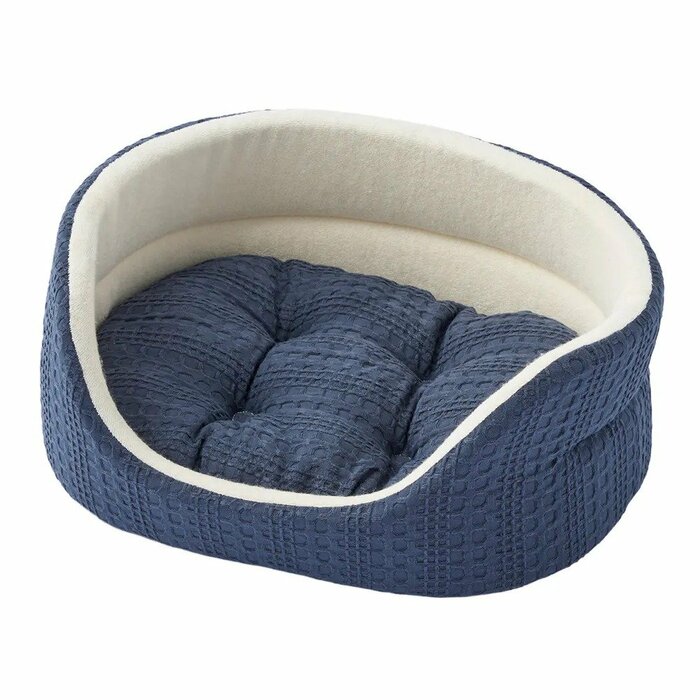 最大の特徴は詰物に防ダニ加工を施した不織布を使用している点