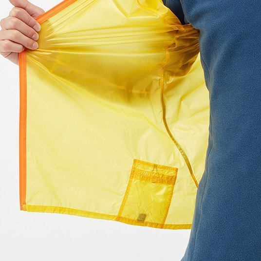 細部まで超軽量・極薄にこだわっている