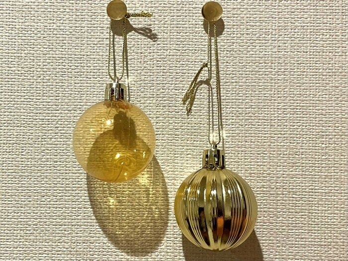 クリスマスボールの紐の長さを比べてみました