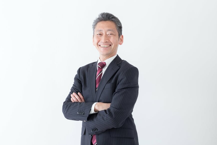 【中間管理職】課長872万1100円・係長685万6900円、役職別の推定年収一覧表をみる「月の給与の差はどれくらい？」