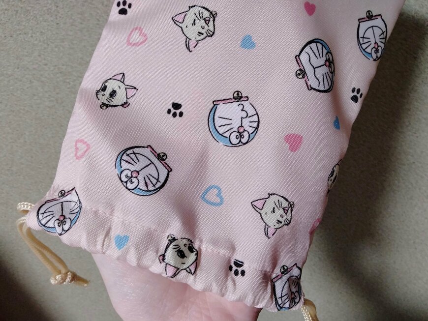 筆者撮影（ダイソー、ミニ巾着 D/R ラブラブ）