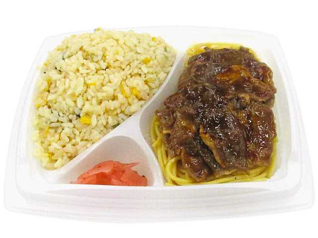 ずっしり!炒飯&醤油ダレで食べる豚の炙焼き