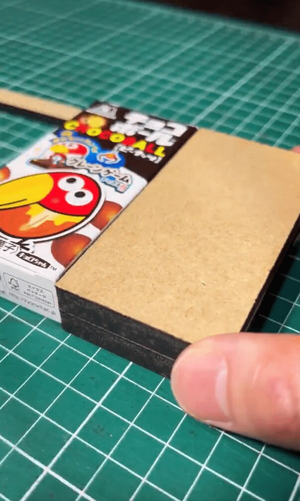 製作途中のチョコボールケース