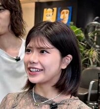 癖毛と毛量に悩む女性がパーマに挑戦→おしゃれな仕上がりに「めちゃくちゃいい感じ」と大満足