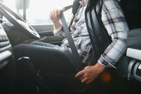 大型トラックで発見した「珍客」にびっくり　運転手の対応に「優しい」「いい人だな」